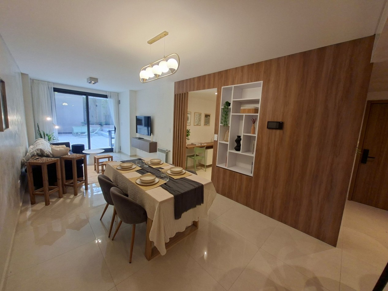 Venta Departamento Dos Dormitorios Primer Piso Con Patio, Pileta Y Parrillero De Uso Exclusivo Entre Rios y Tucuman 