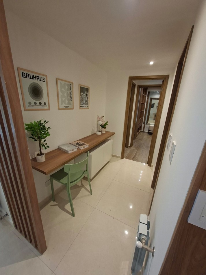 Venta Departamento Dos Dormitorios Primer Piso Con Patio, Pileta Y Parrillero De Uso Exclusivo Entre Rios y Tucuman 