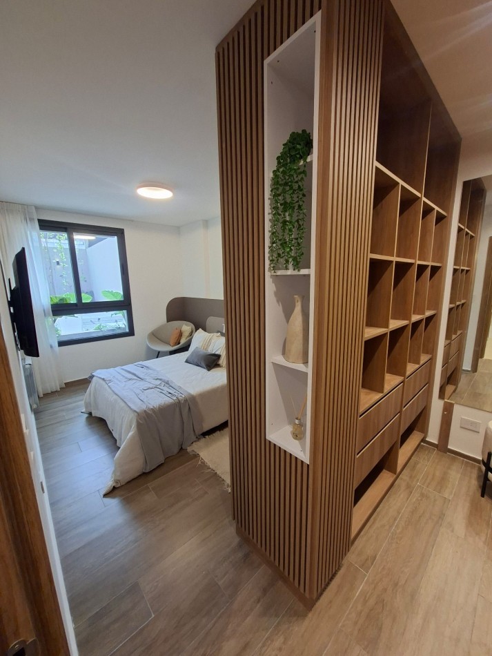 Venta Departamento Dos Dormitorios Primer Piso Con Patio, Pileta Y Parrillero De Uso Exclusivo Entre Rios y Tucuman 