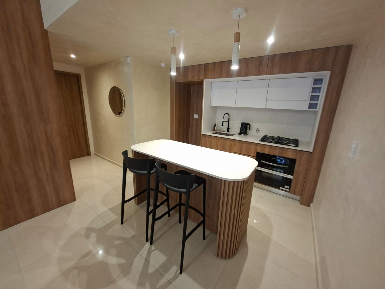 Venta Departamento Dos Dormitorios Primer Piso Con Patio, Pileta Y Parrillero De Uso Exclusivo Entre Rios y Tucuman 