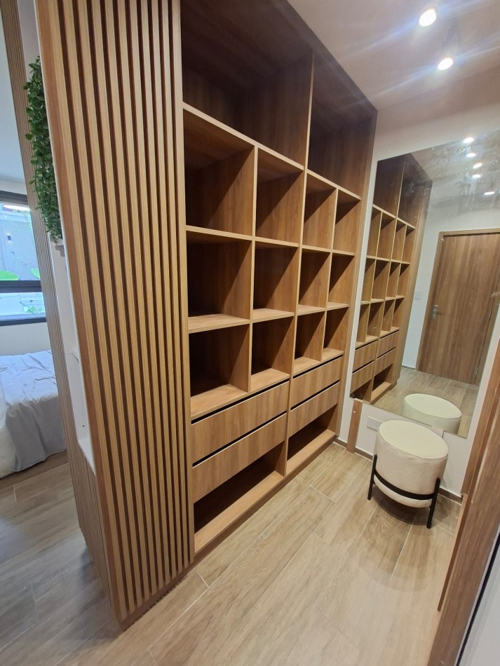 Venta Departamento Dos Dormitorios Primer Piso Con Patio, Pileta Y Parrillero De Uso Exclusivo Entre Rios y Tucuman 