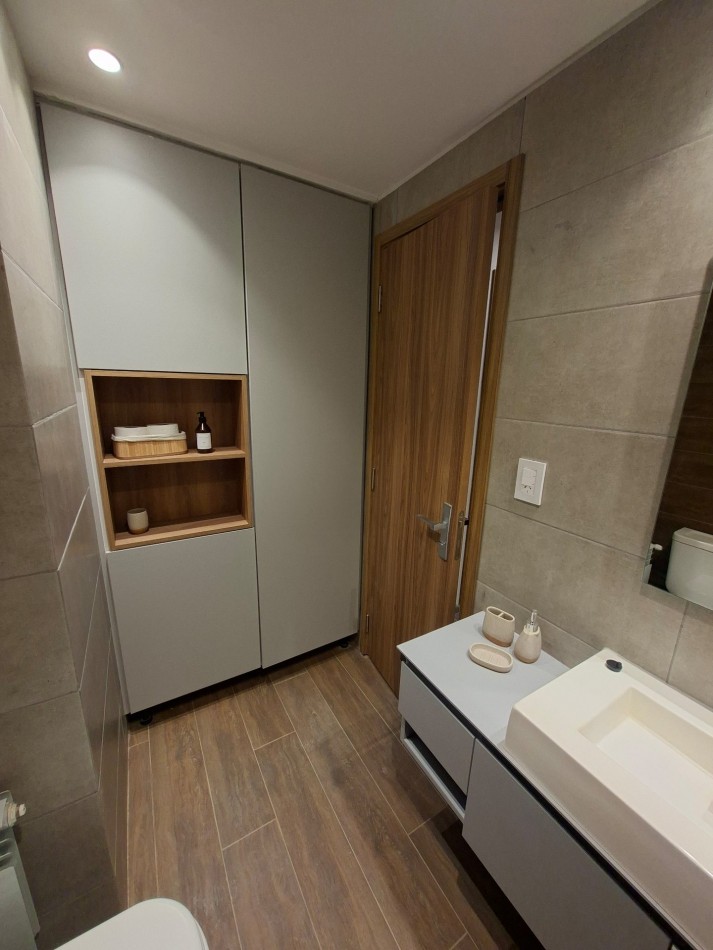 Venta Departamento Dos Dormitorios Primer Piso Con Patio, Pileta Y Parrillero De Uso Exclusivo Entre Rios y Tucuman 