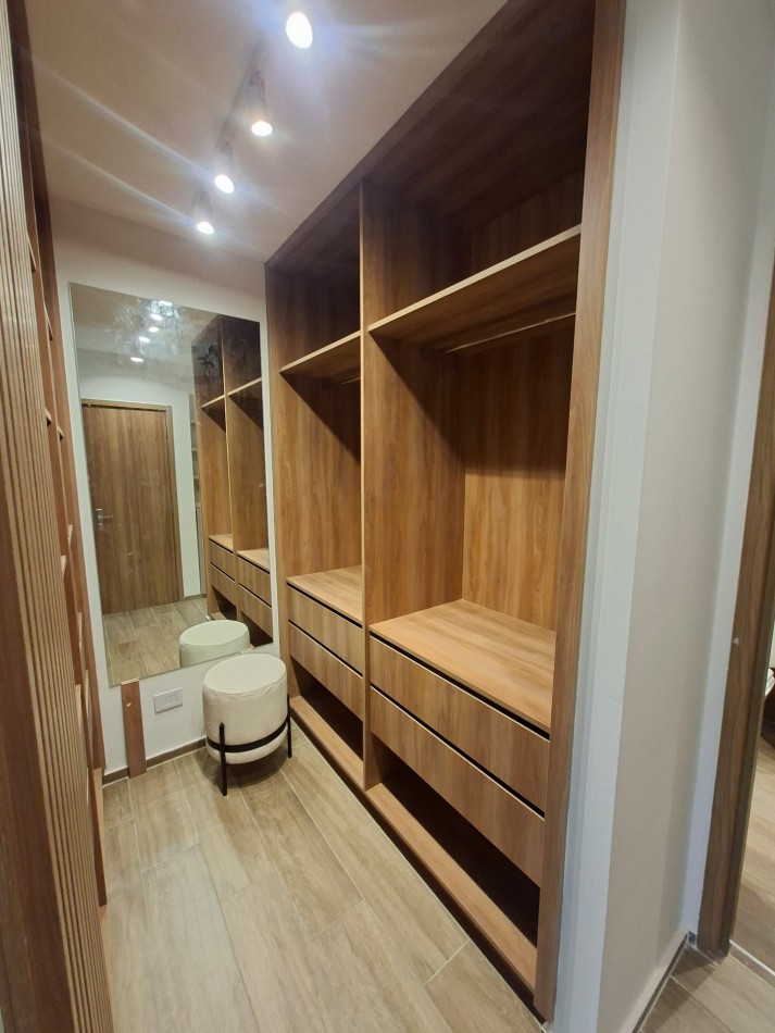 Venta Departamento Dos Dormitorios Primer Piso Con Patio, Pileta Y Parrillero De Uso Exclusivo Entre Rios y Tucuman 