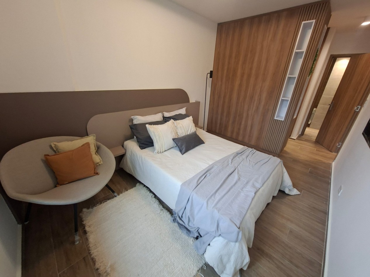 Venta Departamento Dos Dormitorios Primer Piso Con Patio, Pileta Y Parrillero De Uso Exclusivo Entre Rios y Tucuman 