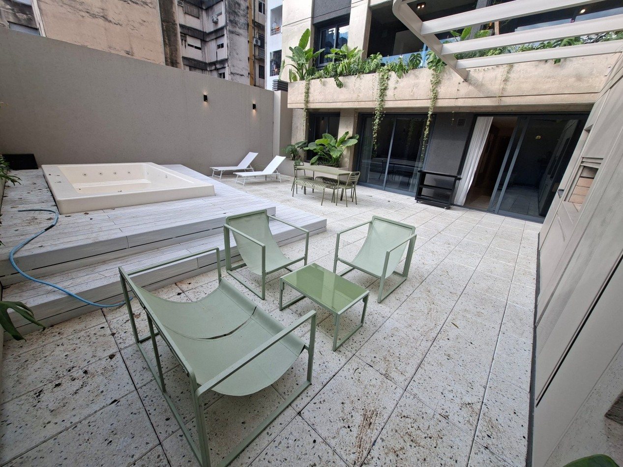 Venta Departamento Dos Dormitorios Primer Piso Con Patio, Pileta Y Parrillero De Uso Exclusivo Entre Rios y Tucuman 
