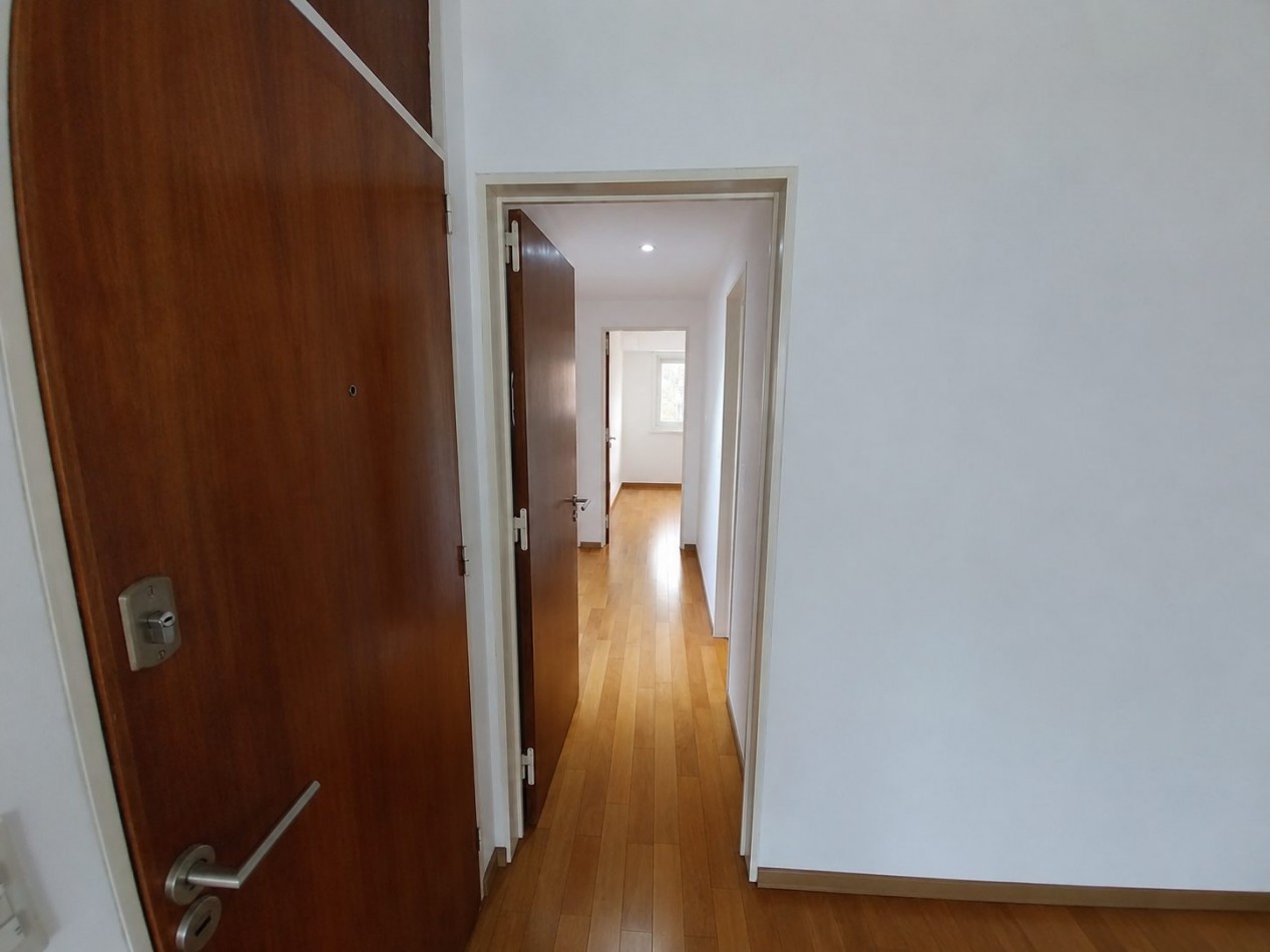 BARRIO MARTIN VENTA DEPARTAMENTO DOS DORMITORIOS/COCHERA ALEM Y SAN JUAN IMPECABE