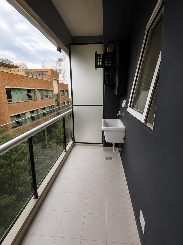 BARRIO MARTIN VENTA DEPARTAMENTO DOS DORMITORIOS/COCHERA ALEM Y SAN JUAN IMPECABE