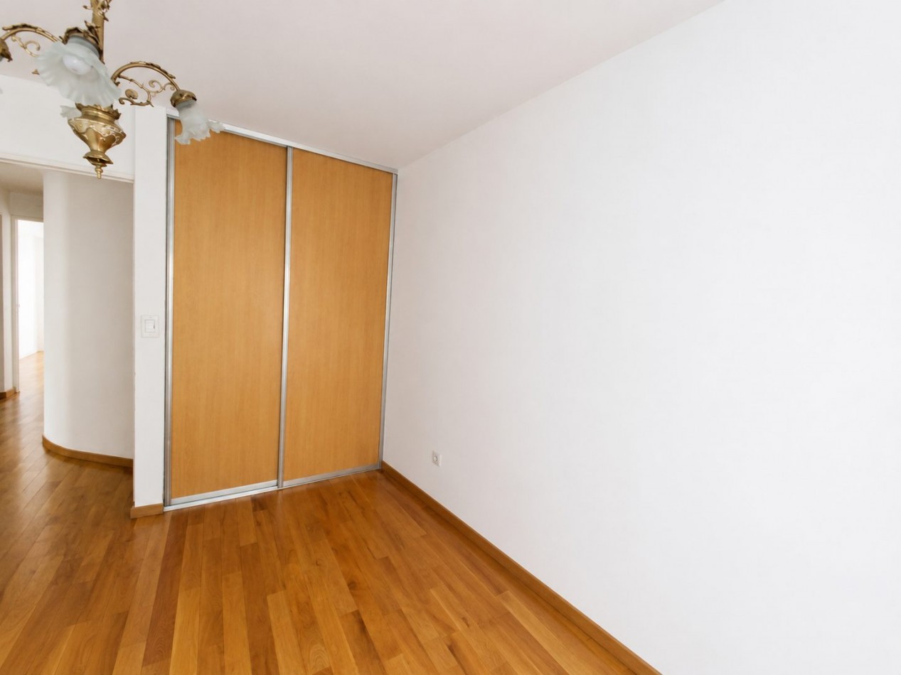 BARRIO MARTIN VENTA DEPARTAMENTO DOS DORMITORIOS/COCHERA ALEM Y SAN JUAN IMPECABE