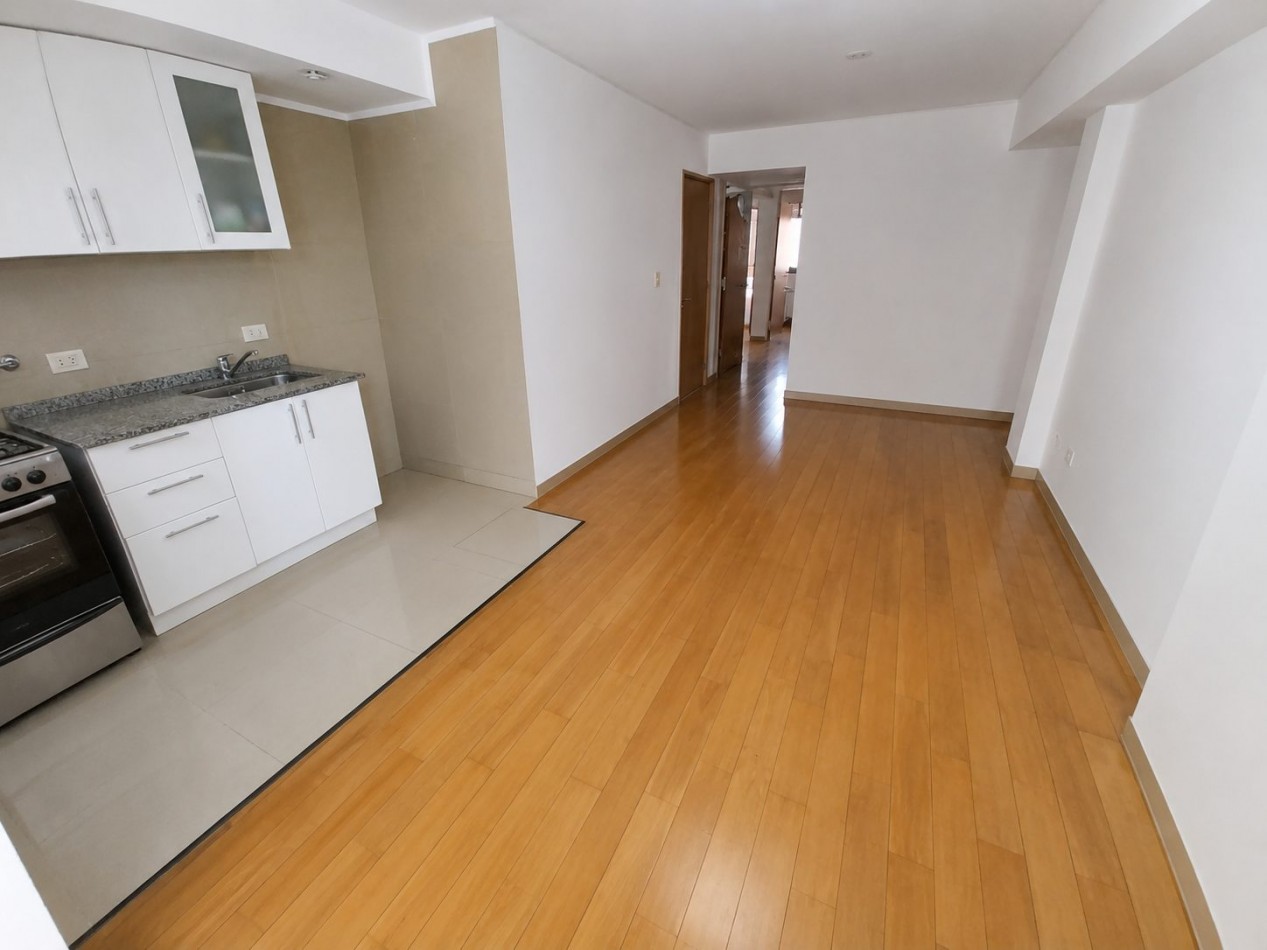 BARRIO MARTIN VENTA DEPARTAMENTO DOS DORMITORIOS/COCHERA ALEM Y SAN JUAN IMPECABE