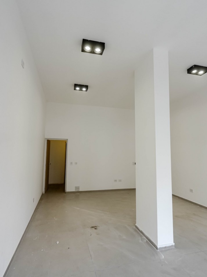 PICHINCHA /ECHESORTU VENTA LOCAL/ OFICINA/ CONSULTORIO VERAMUJICA Y CORDOBA