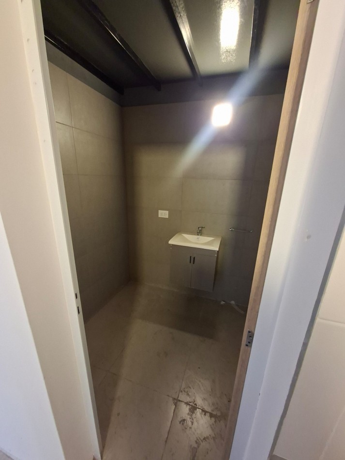PICHINCHA /ECHESORTU VENTA LOCAL/ OFICINA/ CONSULTORIO Y 5 COCHERAS VERAMUJICA Y CORDOBA