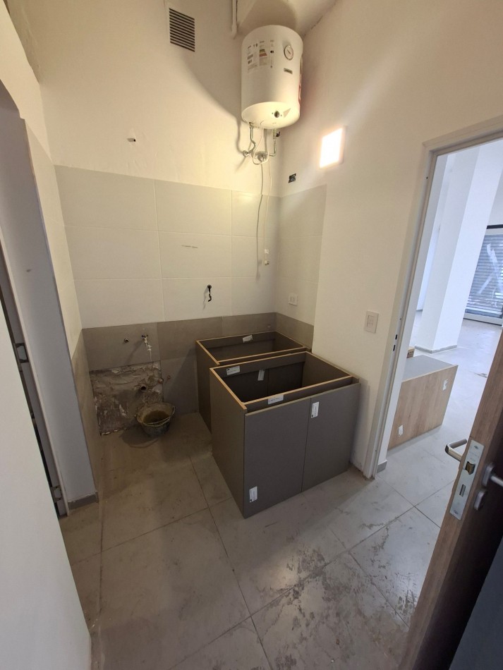 PICHINCHA /ECHESORTU VENTA LOCAL/ OFICINA/ CONSULTORIO VERAMUJICA Y CORDOBA