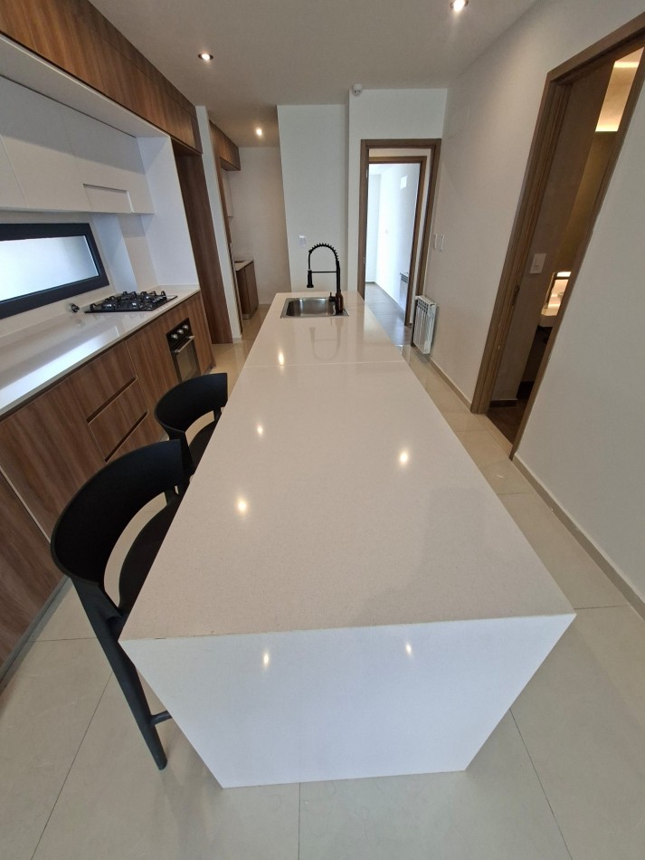 Centro Venta Casa/ Departamento tres Dormitorios balcon terraza ,pileta, quincho y cochera Entre Rios y Tucuman Julio 2025