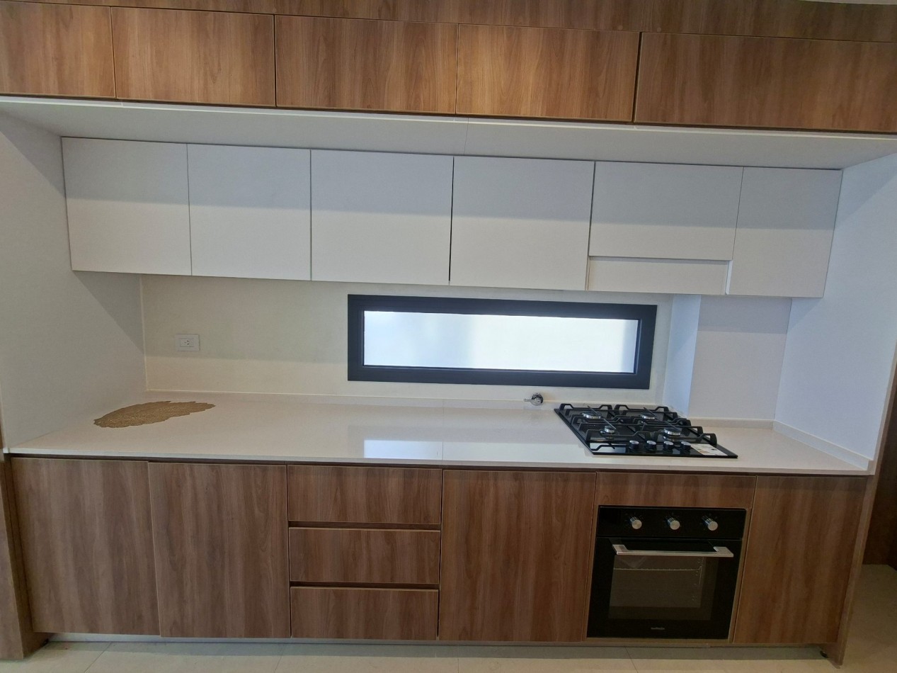 Centro Venta Casa/ Departamento tres Dormitorios balcon terraza ,pileta, quincho y cochera Entre Rios y Tucuman Julio 2025