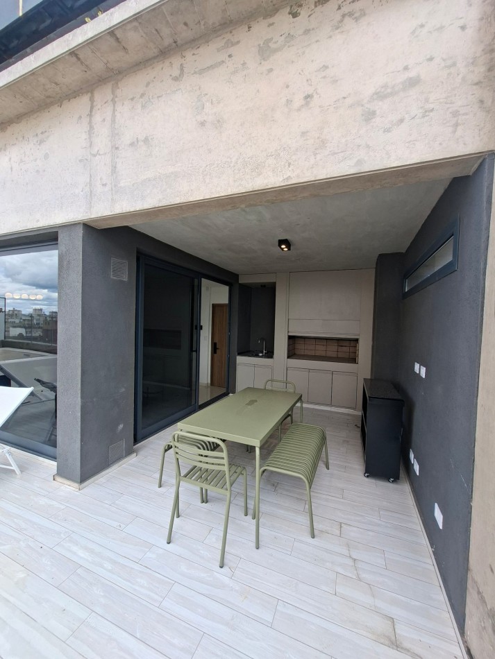 Centro Venta Casa/ Departamento tres Dormitorios balcon terraza ,pileta, quincho y cochera Entre Rios y Tucuman Julio 2025