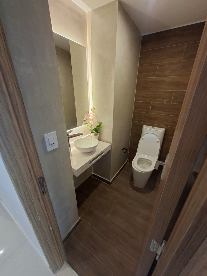 Centro Venta Casa/ Departamento tres Dormitorios balcon terraza ,pileta, quincho y cochera Entre Rios y Tucuman Julio 2025