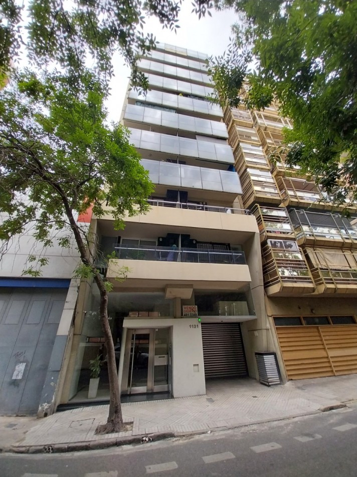 VENTA DEPARTAMENTO DOS DORMITORIOS CON COCHERA ALEM 1100 BARRIO MARTIN FRENTE AL LASALLE