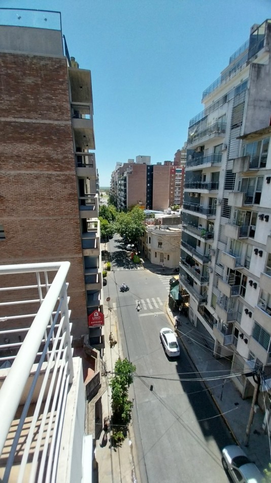 VENTA DEPARTAMENTO UN DORMITORIO MAS COMODIN MORENO Y BROWN