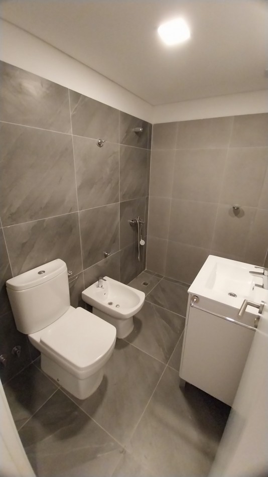 VENTA DEPARTAMENTO TRES DORMITORIOS ITUZAINGO Y BUENOS AIRES ESTRENAR