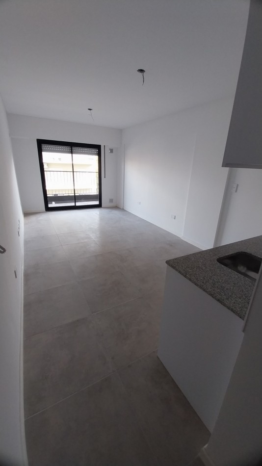 Venta Monoambiente Frente Con Balcon   Santa Fe y Rodriguez , Barrio Lourdes