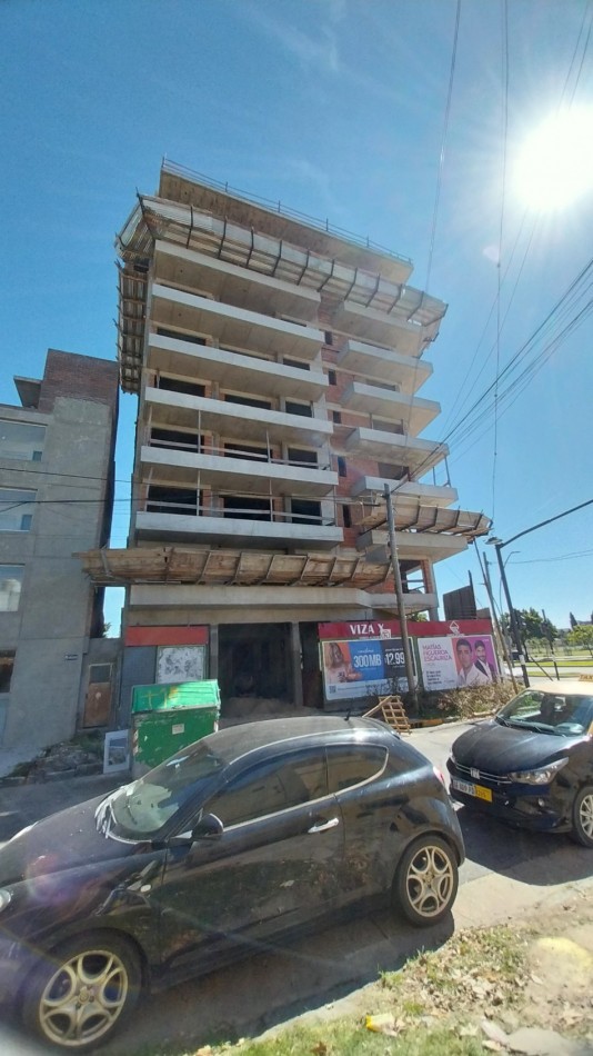 VENTA DEPARTAMENTO DOS DORMITORIOS AL FRENTE PUERTO NORTE CARBALLO Y RAWSON