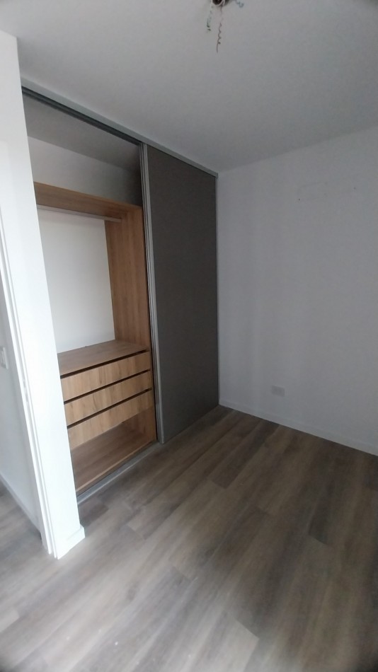 VENTA DEPARTAMENTO DOS DORMITORIOS EN FISHERTON JUAN JOSE PASO Y COLOMBRES