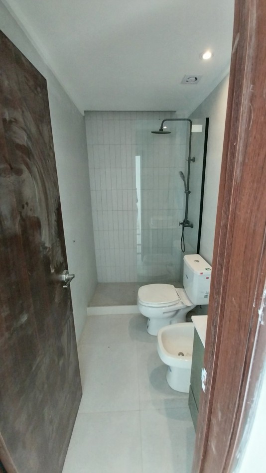 TU CASA A METROS DE TRIBUNALES!!!! VENTA CASA TRES DORMITORIOS PASILLO BALCARCE Y 9 DE JULIO ESTRENAR