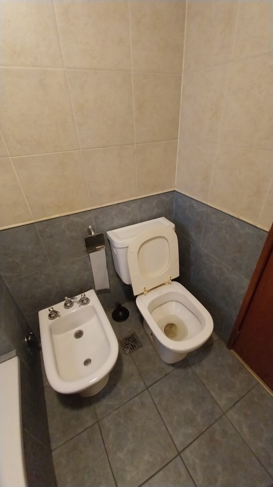 VENTA DEPARTAMENTO UN DORMITORIO CORRIENTES Y VIAMONTE PISO 3 AL FRENTE