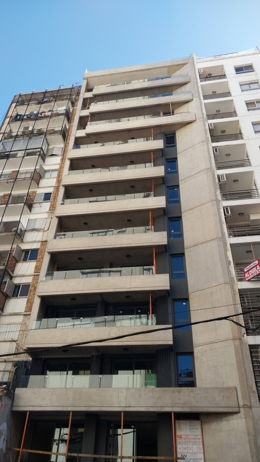 Venta Departamento tres Dormitorios balcon terraza ,pileta, quincho y cochera Entre Rios y Tucuman Julio 2025