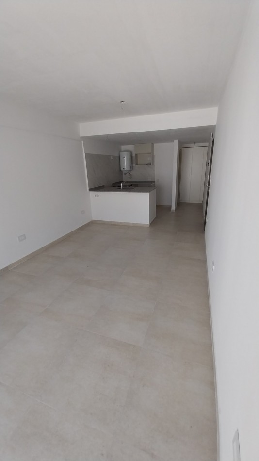 LOURDES VENTA MONOAMBIENTE CON PATIO OVIDIO LAGOS Y SAN JUAN