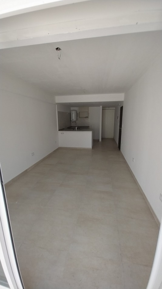 LOURDES VENTA MONOAMBIENTE CON PATIO OVIDIO LAGOS Y SAN JUAN