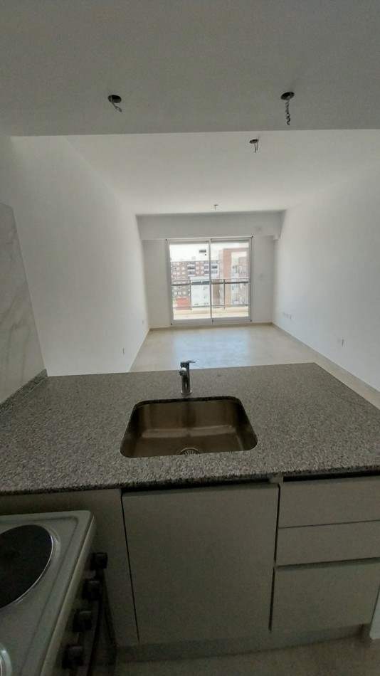 LOURDES VENTA MONOAMBIENTE CON TERRAZA EXCLUSIVA OVIDIO LAGOS Y SAN JUAN