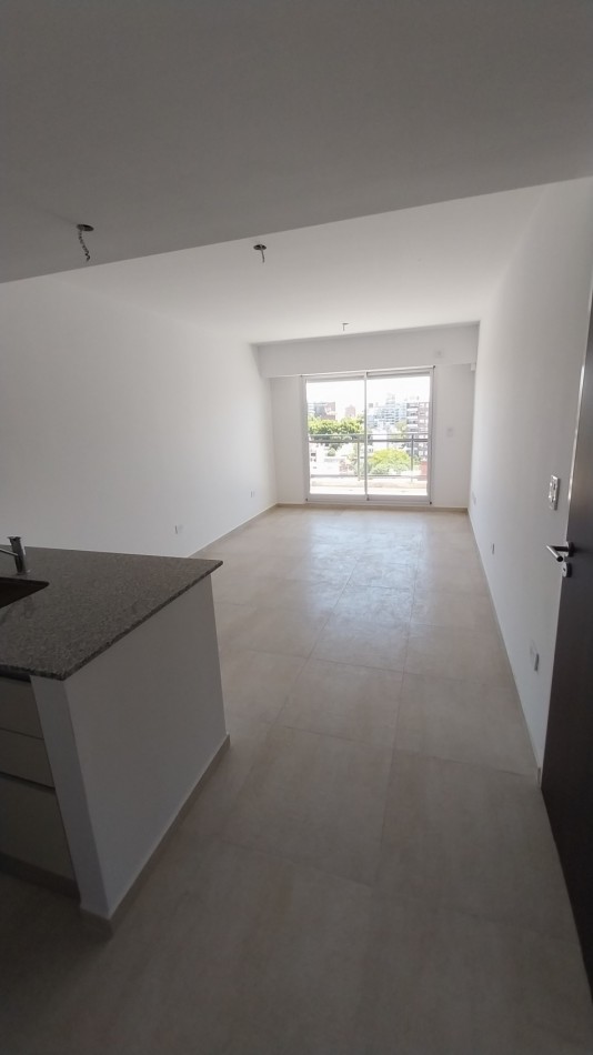 LOURDES VENTA MONOAMBIENTE CON TERRAZA EXCLUSIVA OVIDIO LAGOS Y SAN JUAN