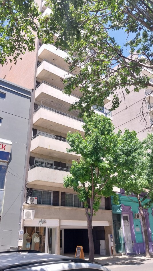 LOURDES VENTA MONOAMBIENTE CON TERRAZA EXCLUSIVA OVIDIO LAGOS Y SAN JUAN