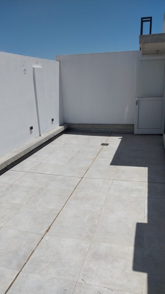 LOURDES VENTA MONOAMBIENTE CON TERRAZA EXCLUSIVA OVIDIO LAGOS Y SAN JUAN