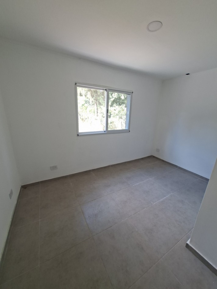 FUNES ROLDAN VENTA CASA DOS DORMITORIOS CALLE SAN SEBASTIAN AL 500 ESTRENAR