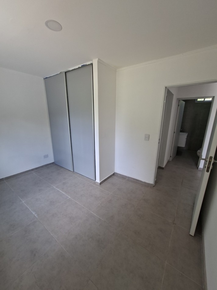 FUNES ROLDAN VENTA CASA DOS DORMITORIOS CALLE SAN SEBASTIAN AL 500 ESTRENAR