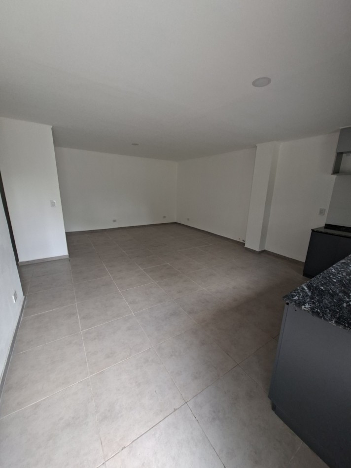 FUNES ROLDAN VENTA CASA DOS DORMITORIOS CALLE SAN SEBASTIAN AL 500 ESTRENAR