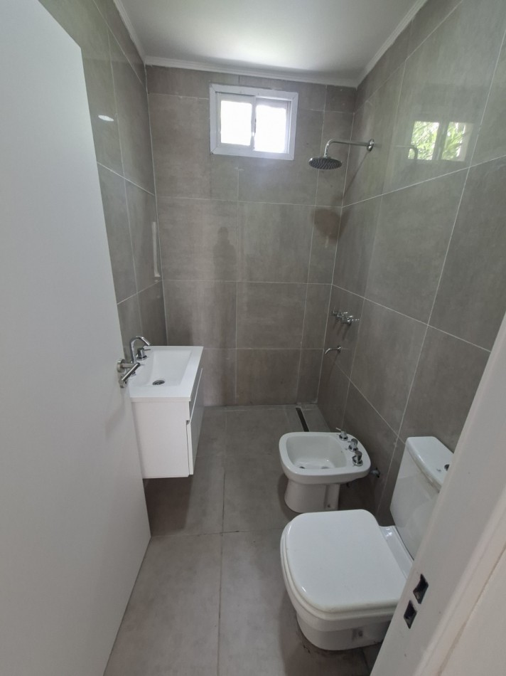 FUNES ROLDAN VENTA CASA DOS DORMITORIOS CALLE SAN SEBASTIAN AL 500 ESTRENAR