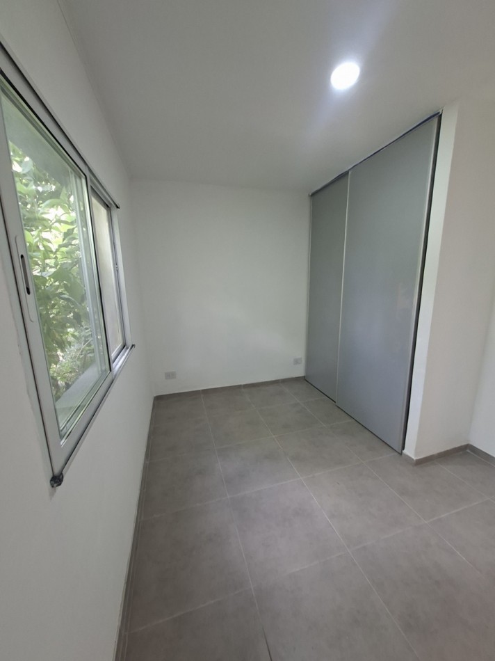 FUNES ROLDAN VENTA CASA DOS DORMITORIOS CALLE SAN SEBASTIAN AL 500 ESTRENAR