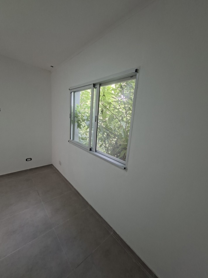 FUNES ROLDAN VENTA CASA DOS DORMITORIOS CALLE SAN SEBASTIAN AL 500 ESTRENAR