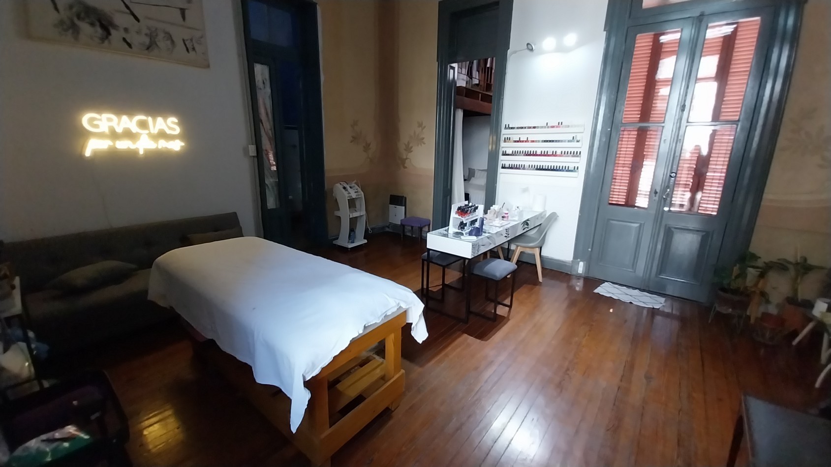 VENTA CASA 5  DORMITORIOS SARGENTO CABRAL  Y EL RIO IDEAL OFICINA COMERCIAL