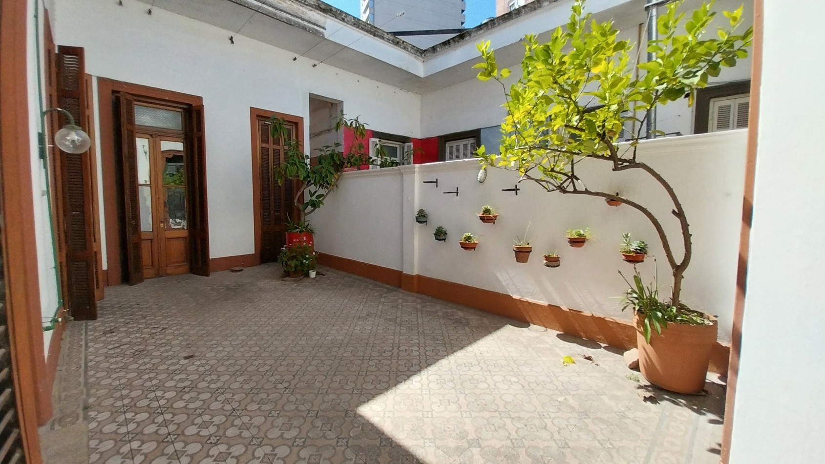 VENTA CASA 5  DORMITORIOS SARGENTO CABRAL  Y EL RIO IDEAL OFICINA COMERCIAL