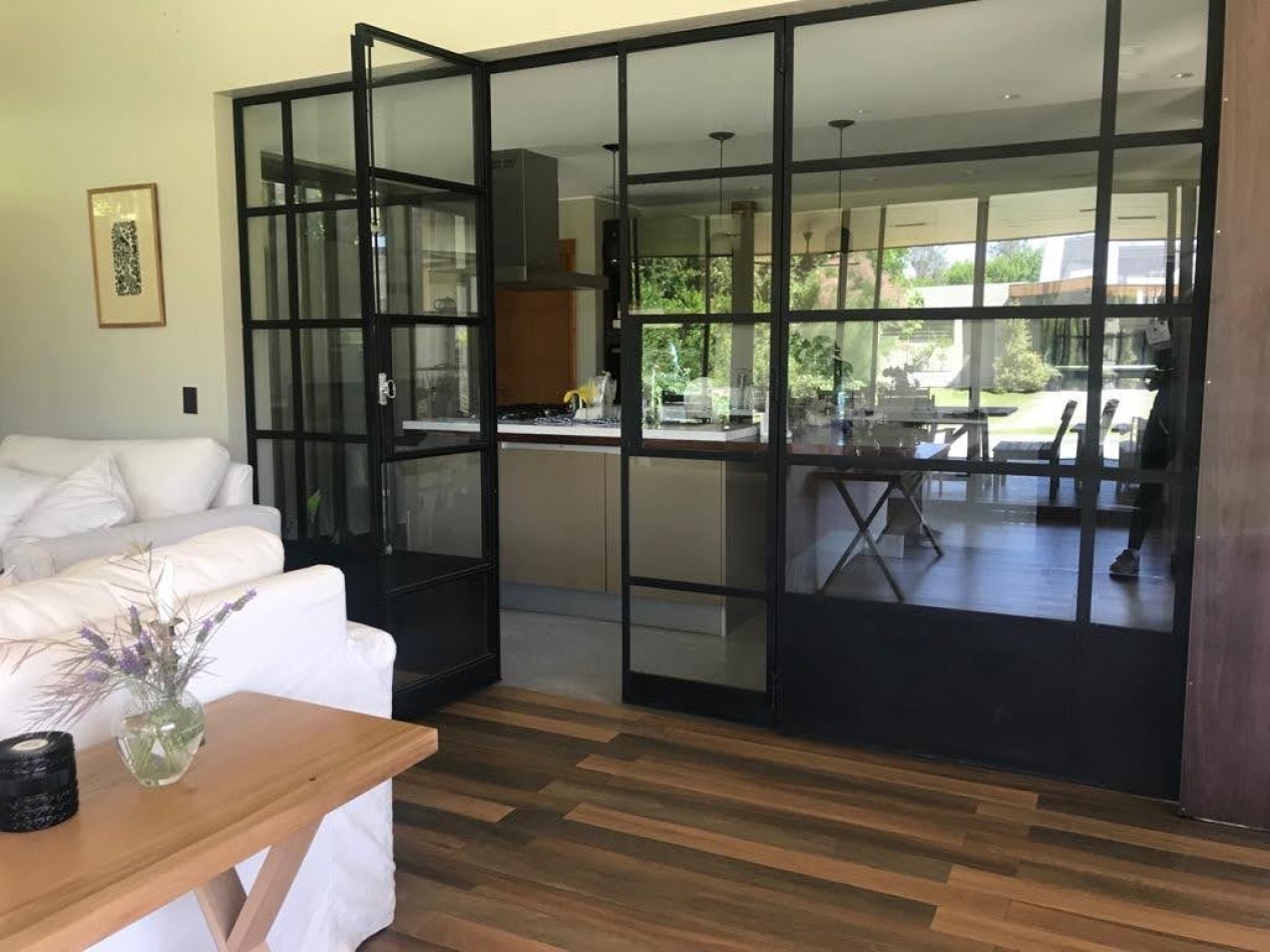 ALQUILER PERMANENTE CASA 4 DORMITORIOS EN ALDEA FISHERTON 