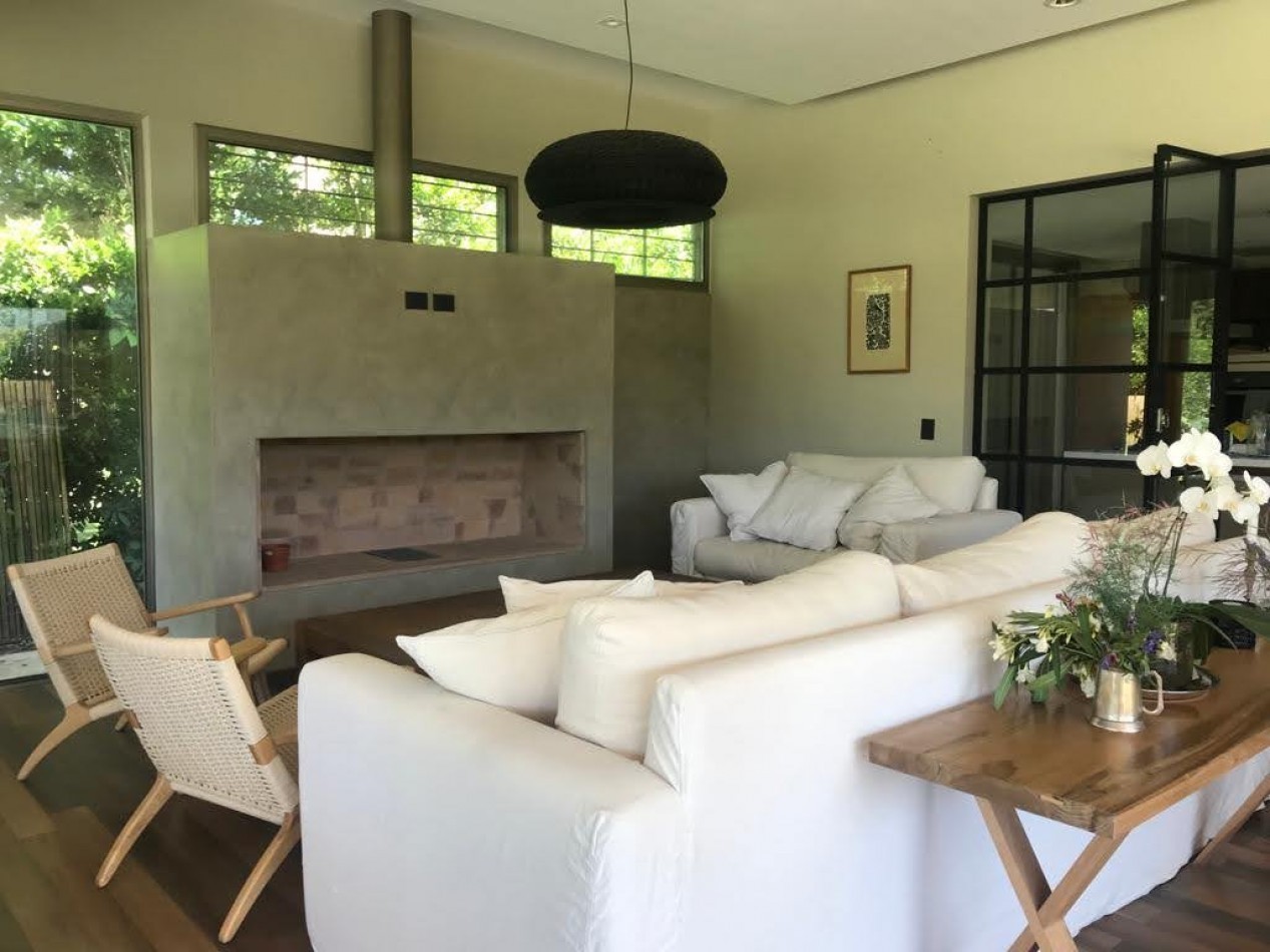 ALQUILER PERMANENTE CASA 4 DORMITORIOS EN ALDEA FISHERTON 