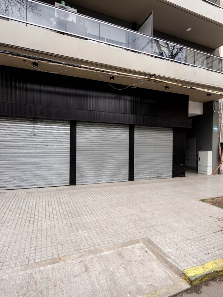 PICHINCHA /ECHESORTU VENTA LOCAL/ OFICINA/ CONSULTORIO Y 5 COCHERAS VERAMUJICA Y CORDOBA