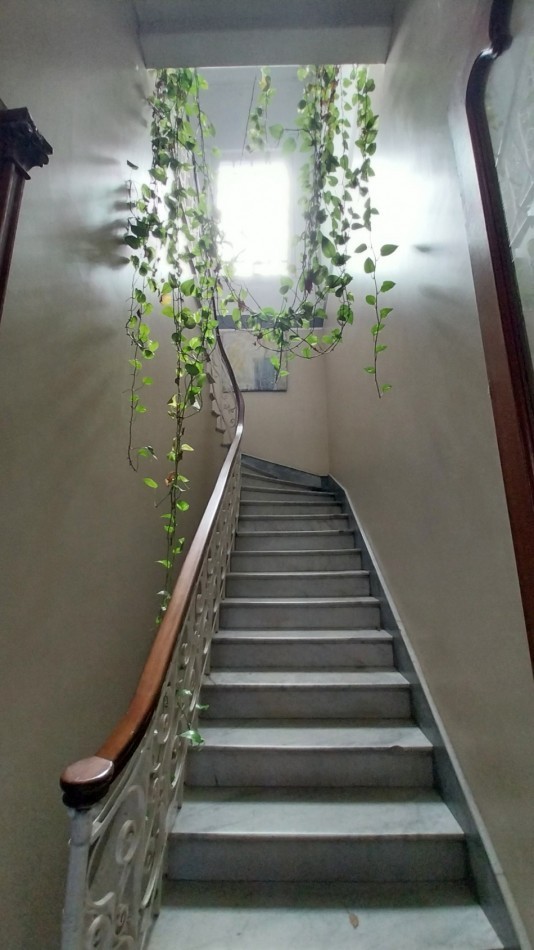 VENTA CASA 5  DORMITORIOS SARGENTO CABRAL  Y EL RIO IDEAL OFICINA COMERCIAL