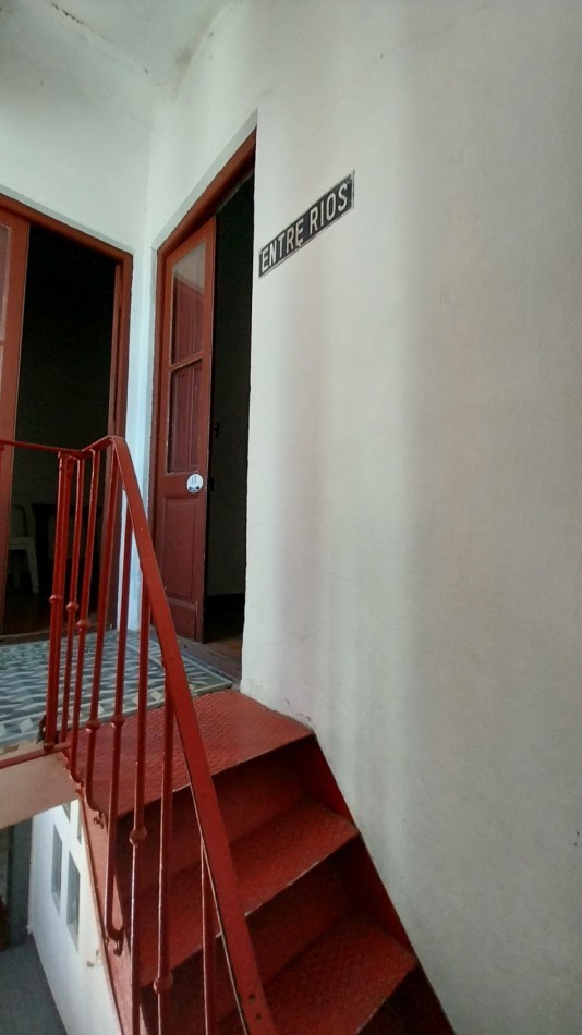 VENTA CASA 5  DORMITORIOS SARGENTO CABRAL  Y EL RIO IDEAL OFICINA COMERCIAL