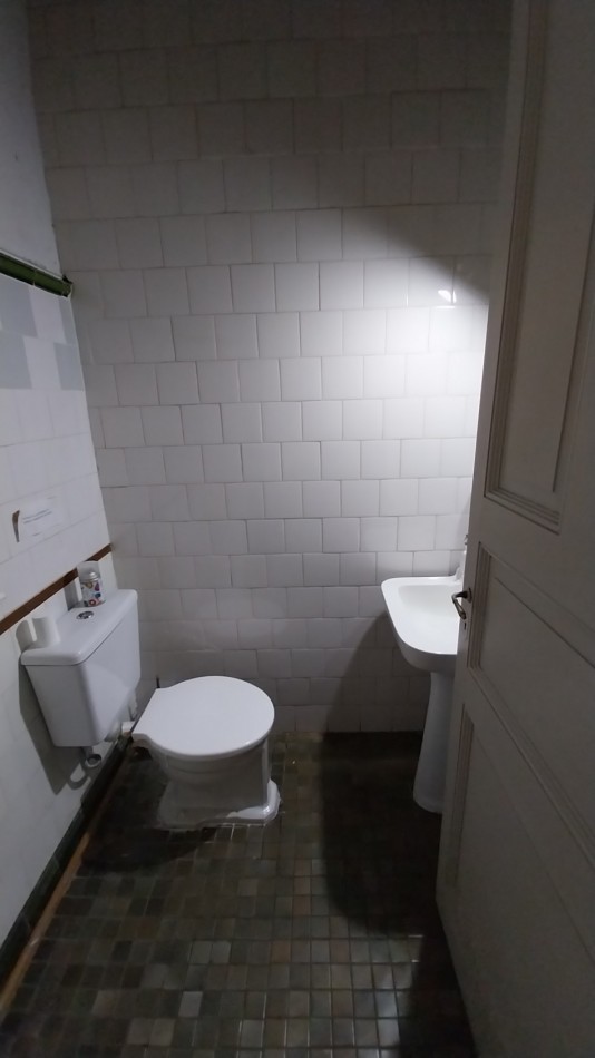 VENTA CASA 5  DORMITORIOS SARGENTO CABRAL  Y EL RIO IDEAL OFICINA COMERCIAL