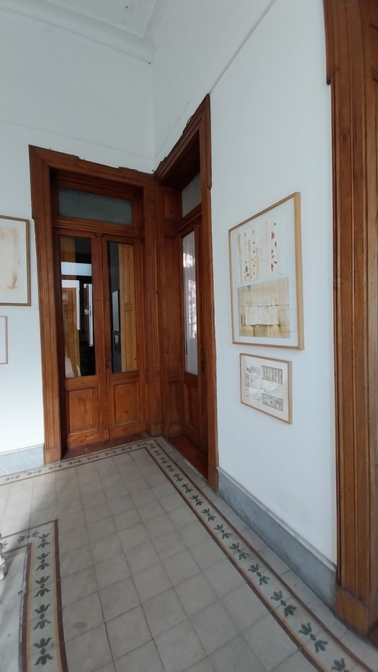 VENTA CASA 5  DORMITORIOS SARGENTO CABRAL  Y EL RIO IDEAL OFICINA COMERCIAL